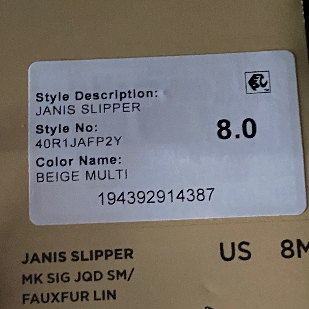 Michael Kors Janis faux fur slippers. - Picture 9 of 9